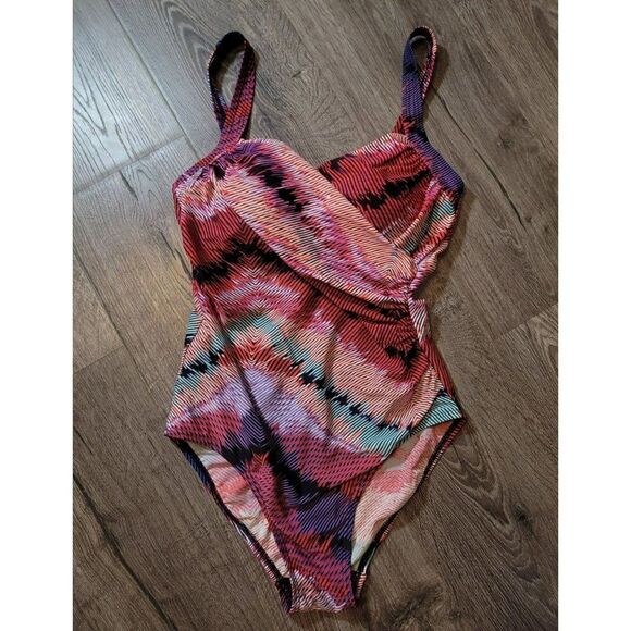 NWOT Emerald Bay Shaping Slimming One Piece Swimsuit Women's Size 10 - Picture 1 of 2